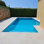 Con Piscina Privada Cerca De La Playa *